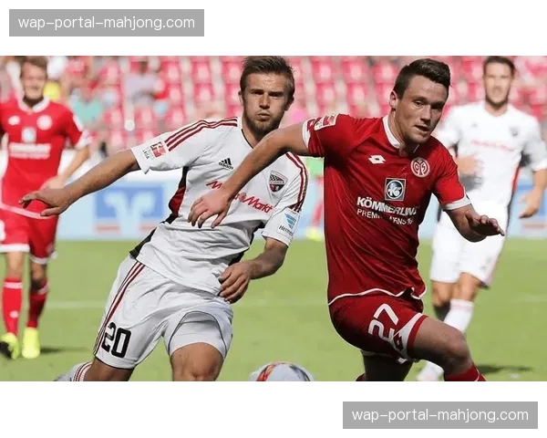 分析：为何部分德甲球队在尝试三中卫体系以强化肋部防守时效果不佳？