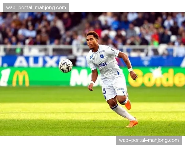 欧塞尔公布对阵巴黎FC的首发，平均身高为本赛季最高