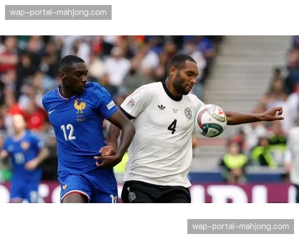 进球被吹，斯特拉斯堡主帅在场边愤怒抗议