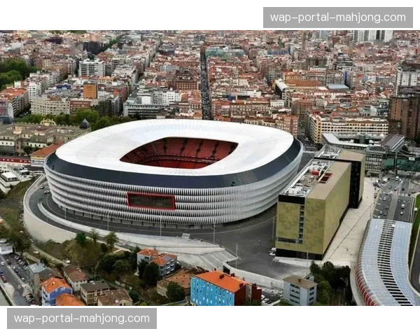 诺坎普与酋长球场的扩建工程：欧冠经济驱动的球场现代化